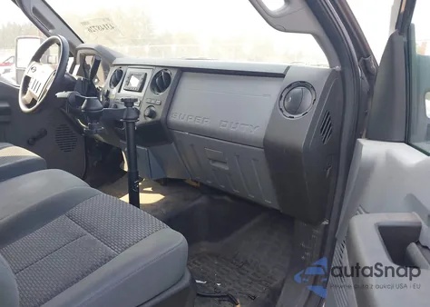 2013 Ford F-250 Xl z USA, uszkodzony, nr VIN 1FDBF2B68DEB64346